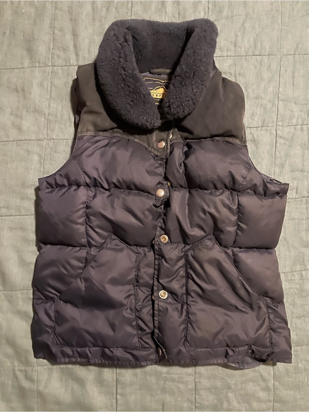 Penfield puffer vest - navy blue with genuine Sherpa collar